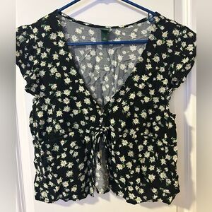 Wild fable floral tie front crop shirt
